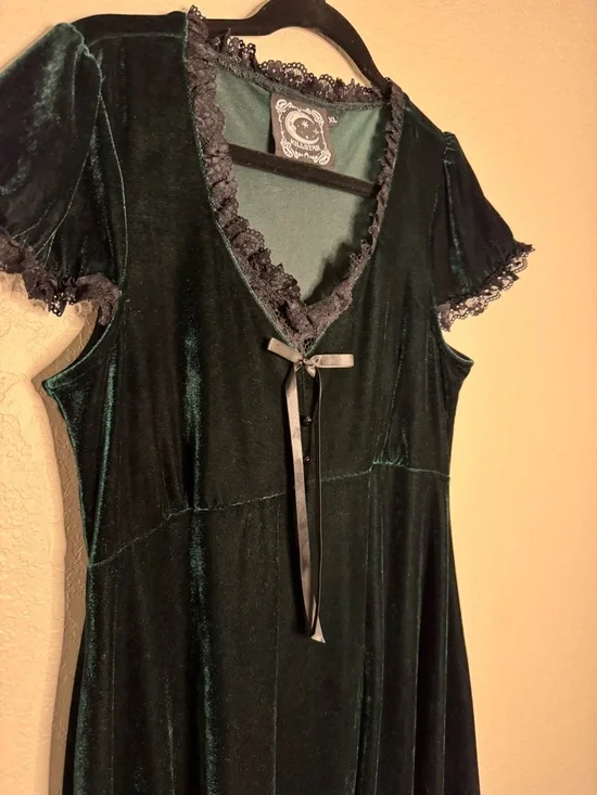 Killstar Dark Emerald Green Velvet Baby Doll Dress with Black Lace Trim - Picture 3 of 13